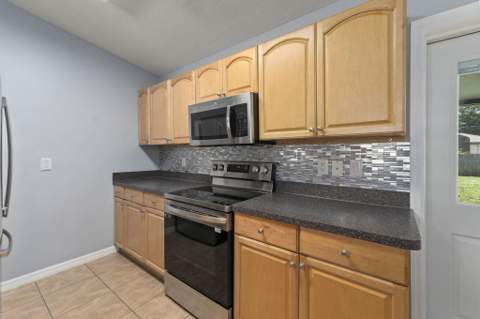 5010 Hickory Drive, Fort Pierce FL - photo 11 of 35