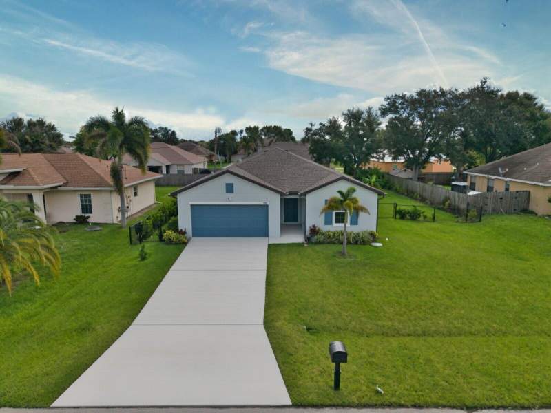 4 bedroom Single Family Residence at 226 SW Milburn Circle, Port St Lucie Section 34, Port St. Lucie — photo 2