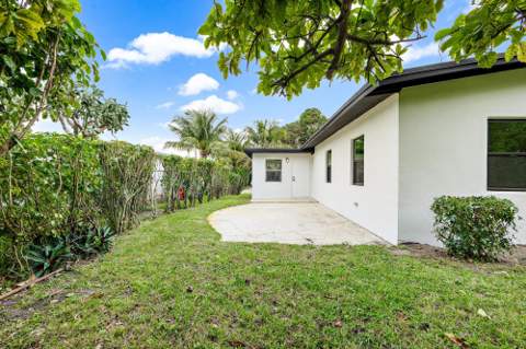 720 S 11th Street, Lantana FL - photo 13 of 16
