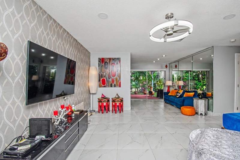 2 bedroom Single Family Residence at 5704 NW 47th Lane, Mainlands Of Tamarac Lakes, Tamarac — photo 3