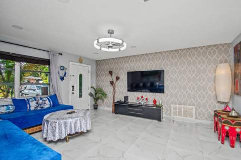 5704 NW 47th Lane, Tamarac FL - photo 6 of 58