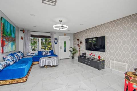 5704 NW 47th Lane, Tamarac FL - photo 7 of 58