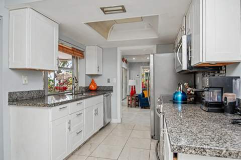 5704 NW 47th Lane, Tamarac FL - photo 14 of 58