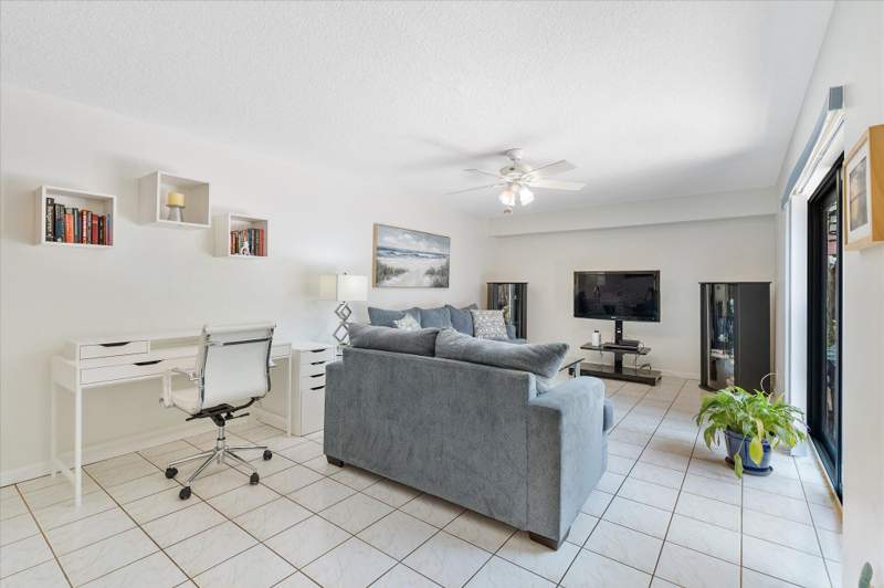 2 bedroom Townhouse at 702 NW 98th Circle, Jacaranda Parcel 610, Plantation — photo 3