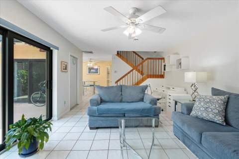 702 NW 98th Circle, Plantation FL - photo 8 of 36