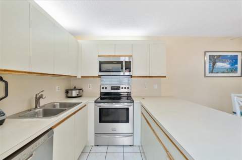 702 NW 98th Circle, Plantation FL - photo 12 of 36