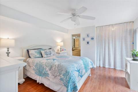 702 NW 98th Circle, Plantation FL - photo 21 of 36