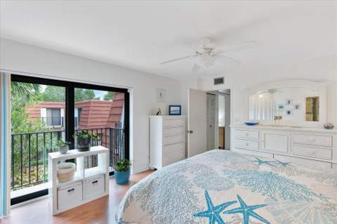 702 NW 98th Circle, Plantation FL - photo 22 of 36