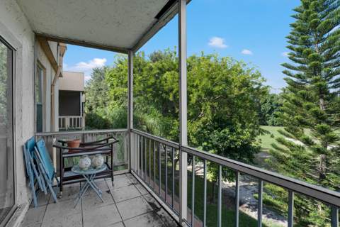 8400 Lagos De Campo Boulevard #305, Tamarac FL - photo 19 of 23