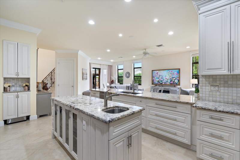 6 bedroom Single Family Residence at 301 Sandalwood Lane, Hidden Valley Sec 3, Boca Raton — photo 5