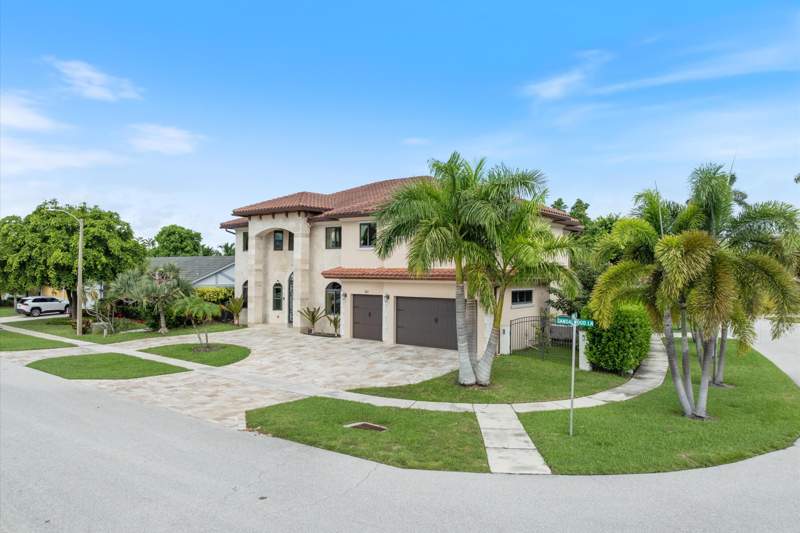 6 bedroom Single Family Residence at 301 Sandalwood Lane, Hidden Valley Sec 3, Boca Raton — photo 5