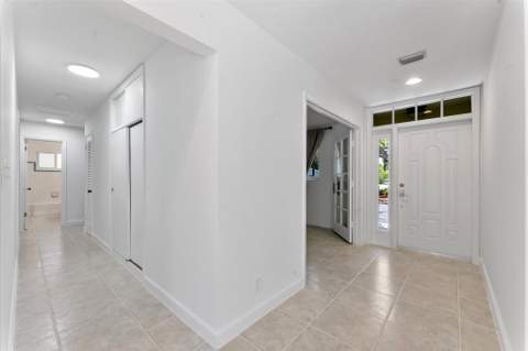 5200 NE 18th Terrace, Fort Lauderdale FL - photo 8 of 40
