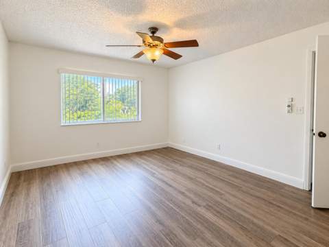 3178 Via Poinciana Drive #411, Lake Worth FL - photo 6 of 10