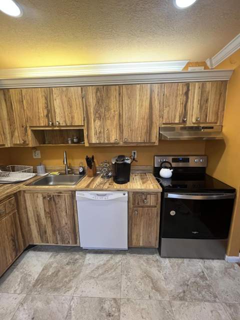 94 Capri B, Delray Beach FL - photo 10 of 13