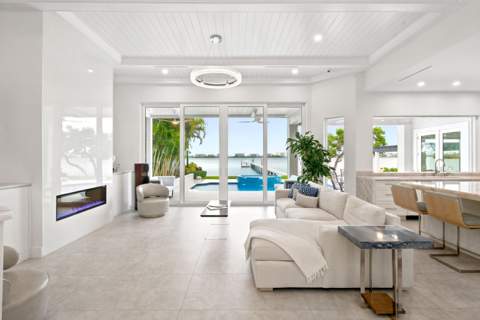 3 Lakeside Palms Court, Lake Worth Beach FL - photo 9 of 76
