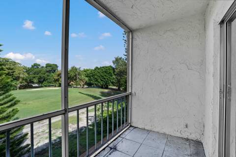8400 Lagos De Campo Boulevard #305, Tamarac FL - photo 18 of 23