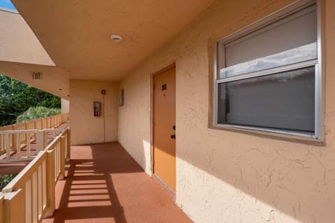 8400 Lagos De Campo Boulevard #305, Tamarac FL - photo 22 of 23