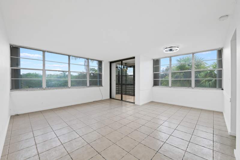 2 bedroom Condominium at 2781 Taft Street #303, Watergate Condominium No 6, Hollywood — photo 5