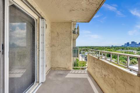 900 NE 18th Avenue #803, Fort Lauderdale FL - photo 24 of 34