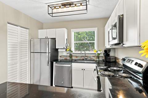 198 Lake Frances Drive, West Palm Beach FL - photo 6 of 36