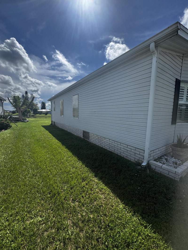 2 bedroom Manufactured Home at 6780 Dulce Real Avenue, Spanish Lakes Fairways, Fort Pierce — photo 5