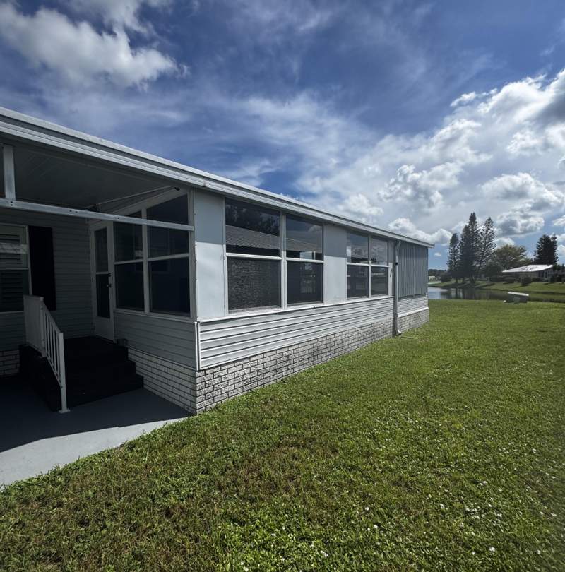 2 bedroom Manufactured Home at 6780 Dulce Real Avenue, Spanish Lakes Fairways, Fort Pierce — photo 4