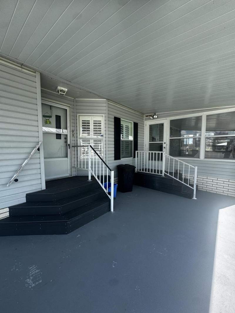 2 bedroom Manufactured Home at 6780 Dulce Real Avenue, Spanish Lakes Fairways, Fort Pierce — photo 3