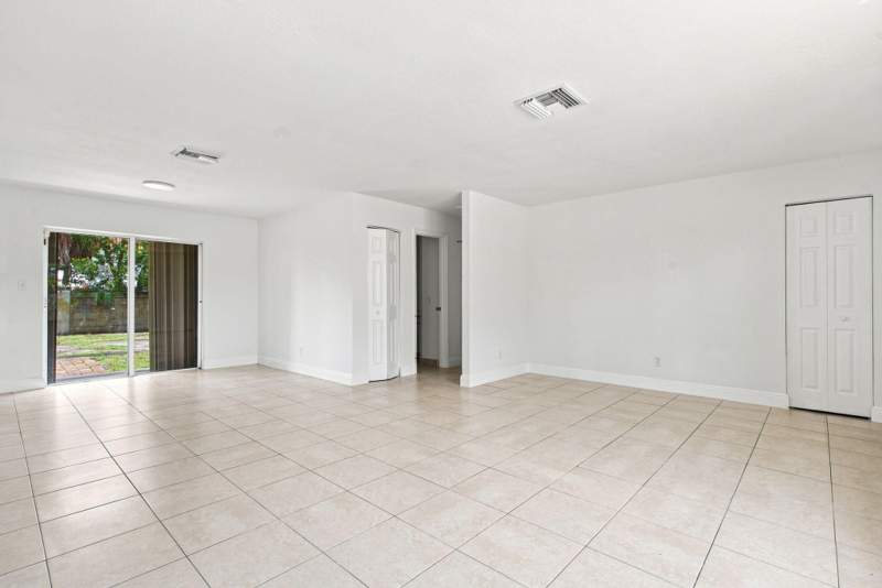 3 bedroom Single Family Residence at 399 SW 14th Street, Commonwealth Manor Sec Two, Deerfield Beach — photo 5