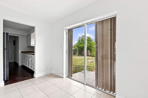 399 SW 14th Street, Deerfield Beach FL - photo 9 of 34