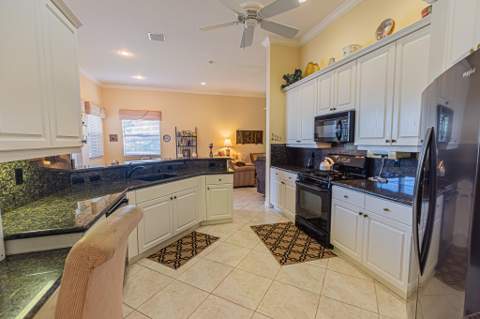 468 NW Blue Lake Drive, Port St. Lucie FL - photo 7 of 46