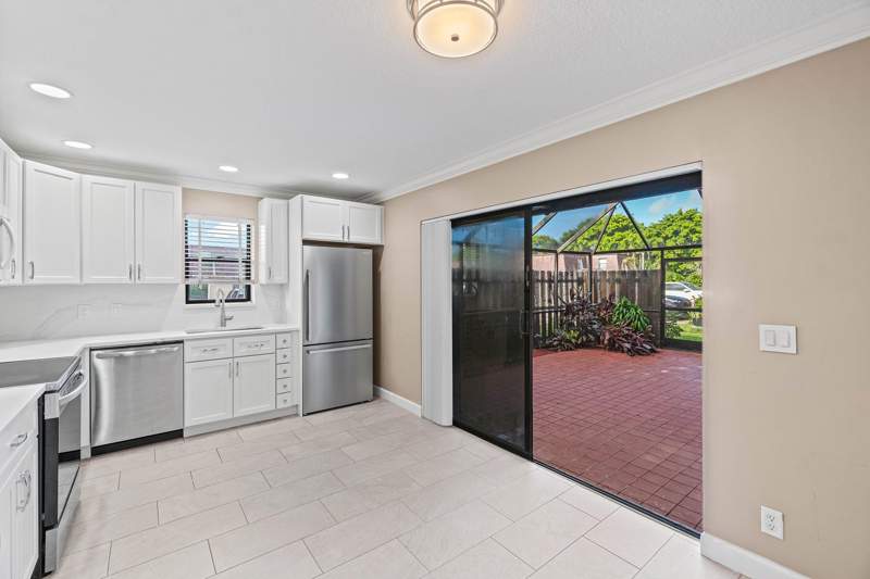 2 bedroom Townhouse at 7754 Courtyard Run, Courtyards At Boca II, Boca Raton — photo 3