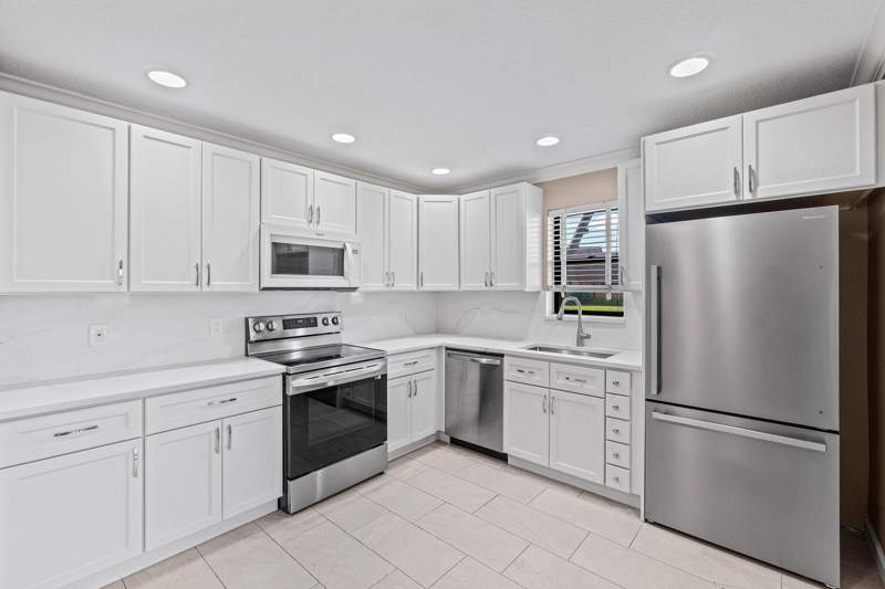 2 bedroom Townhouse at 7754 Courtyard Run, Courtyards At Boca II, Boca Raton — photo 4