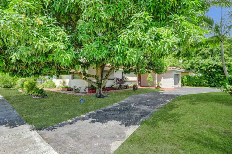 3 bedroom Single Family Residence at 1112 S 22nd Court, Belmar Amended, Hollywood — photo 5