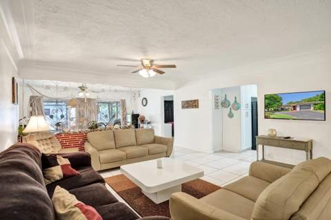 1112 S 22nd Court, Hollywood FL - photo 10 of 40
