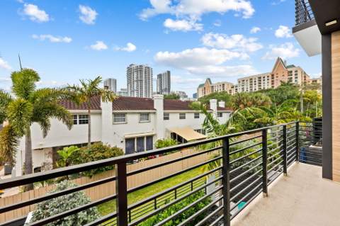 818 NE 2nd Street, Fort Lauderdale FL - photo 6 of 45