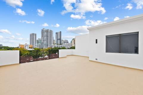 818 NE 2nd Street, Fort Lauderdale FL - photo 8 of 45