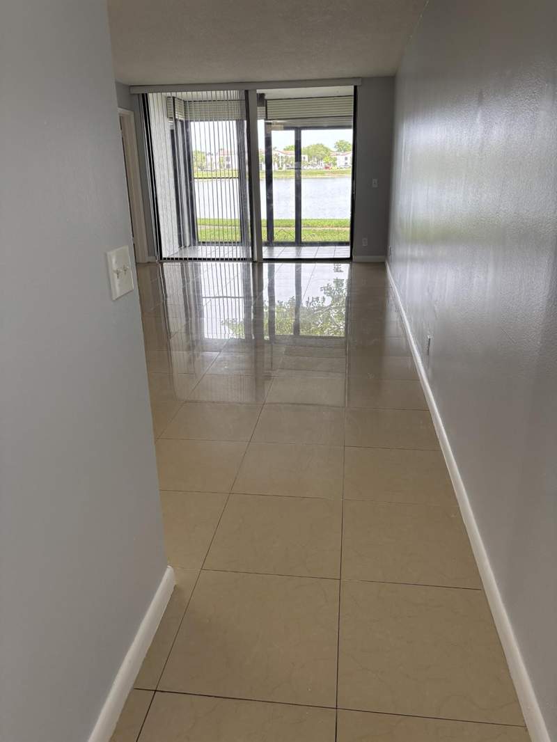 2 bedroom Condominium at 201 Lake Pointe Drive #107, Lake Pointe Condominium No One, Oakland Park — photo 4