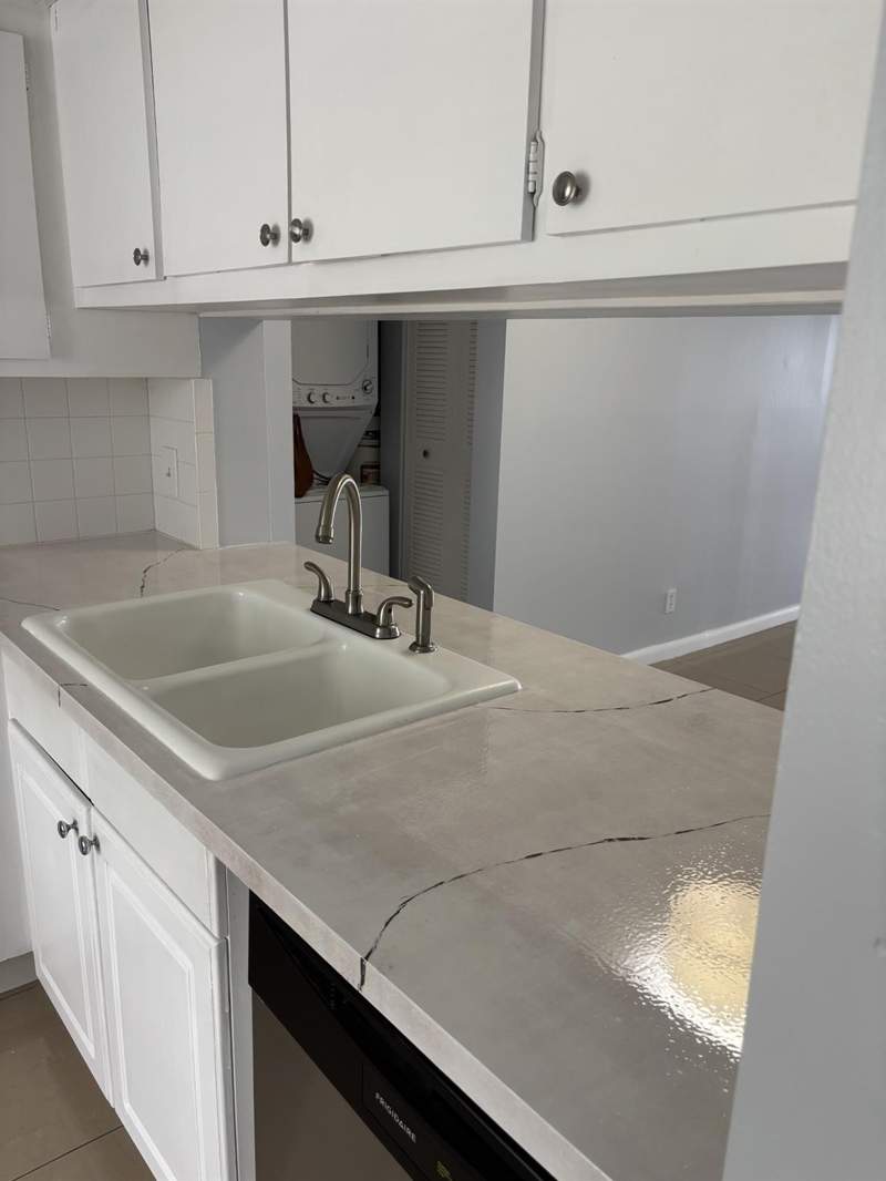 2 bedroom Condominium at 201 Lake Pointe Drive #107, Lake Pointe Condominium No One, Oakland Park — photo 5