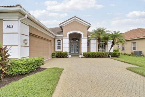 8618 Tompson Point Road, Port St. Lucie FL - photo 6 of 76