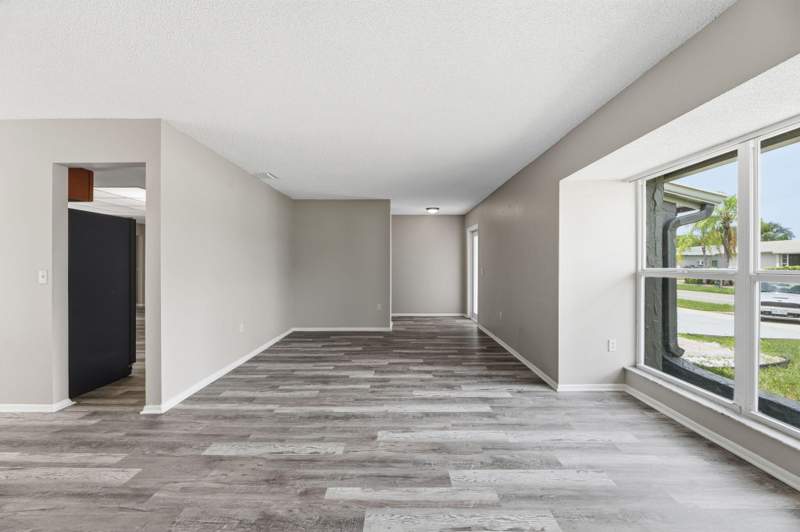 4 bedroom Single Family Residence at 10830 NW 29th Court, Sunrise Golf Village Sec 21, Sunrise — photo 3