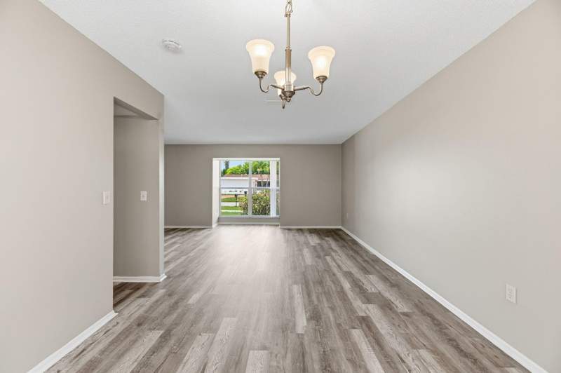 4 bedroom Single Family Residence at 10830 NW 29th Court, Sunrise Golf Village Sec 21, Sunrise — photo 4