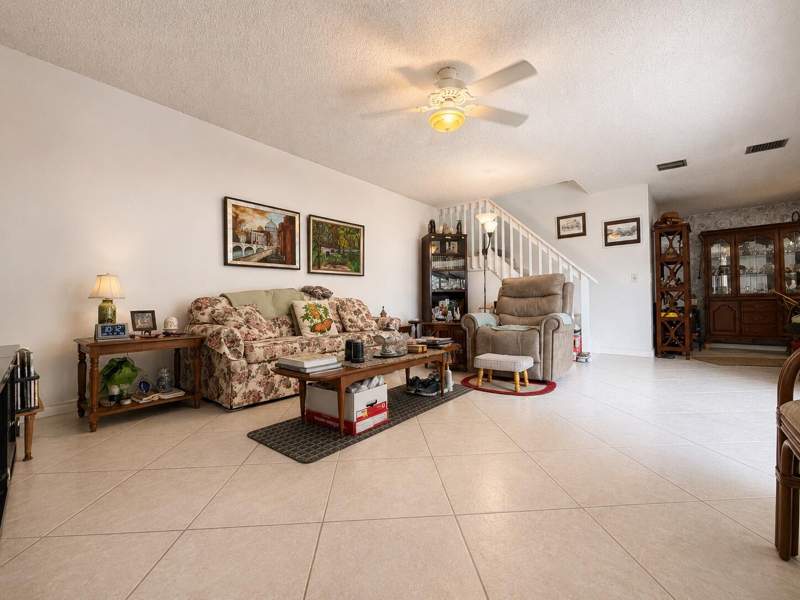 2 bedroom Townhouse at 4161 Turnberry Circle #28, Village Of Turnberry, Lake Worth — photo 4