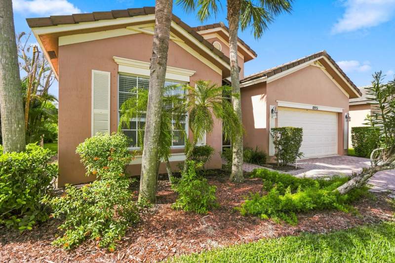 3 bedroom Single Family Residence at 10931 SW Dunhill Court, Tradition Plat No 18, Port St. Lucie — photo 2