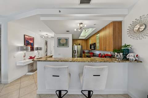 2631 NE 14th Avenue #316, Wilton Manors FL - photo 15 of 60