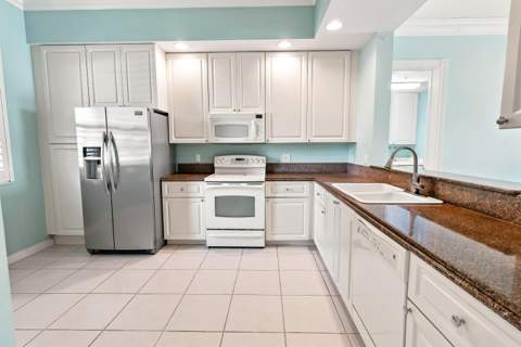 25 Harbour Isle Drive #104, Fort Pierce FL - photo 11 of 55