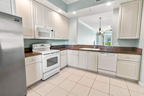 25 Harbour Isle Drive #104, Fort Pierce FL - photo 10 of 55