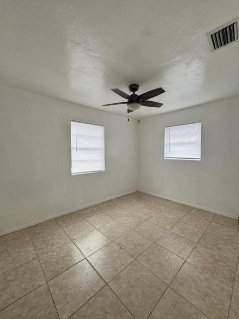 2304 NW 15th Court, Fort Lauderdale FL - photo 21 of 35