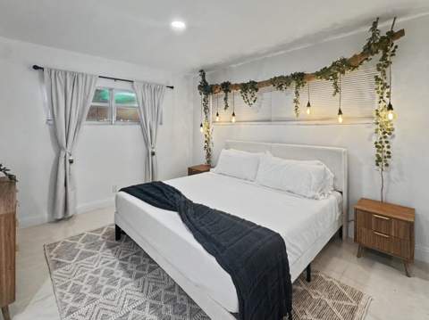 2836 NW 11th Avenue, Wilton Manors FL - photo 22 of 52