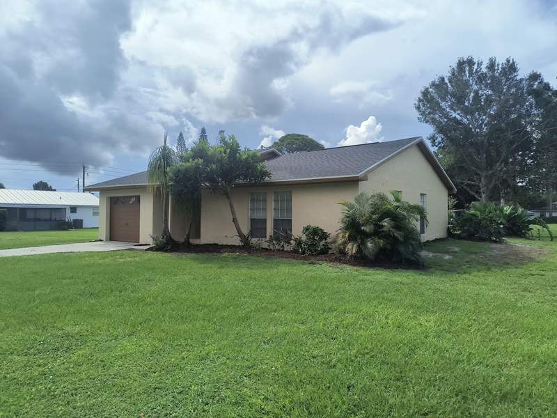 3 bedroom Single Family Residence at 6903 Coquina Avenue, Lakewood Park Unit 9, Fort Pierce — photo 2