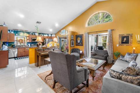 5115 Foxhall Drive, West Palm Beach FL - photo 13 of 50